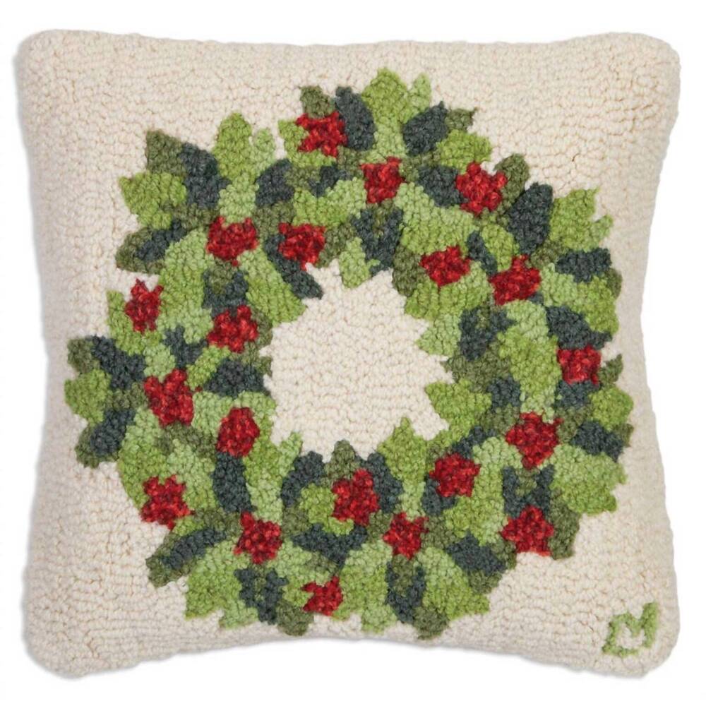 NEW CHANDLER 4 CORNERS berries and leaves wreath pillow in christmas santa holid